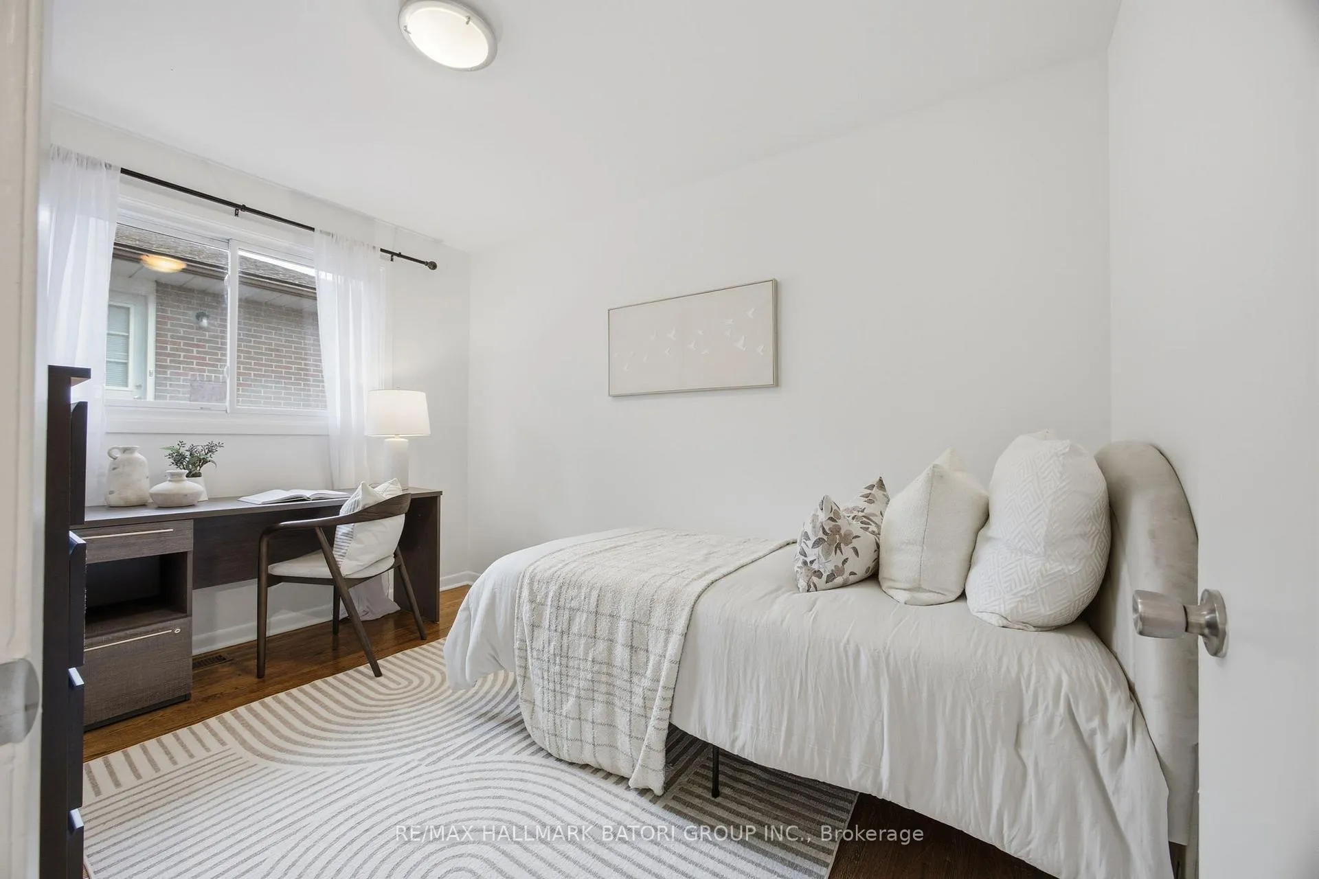Photo 15 of 1500 Swanage Crescent, Mississauga, Clarkson — HOMEH