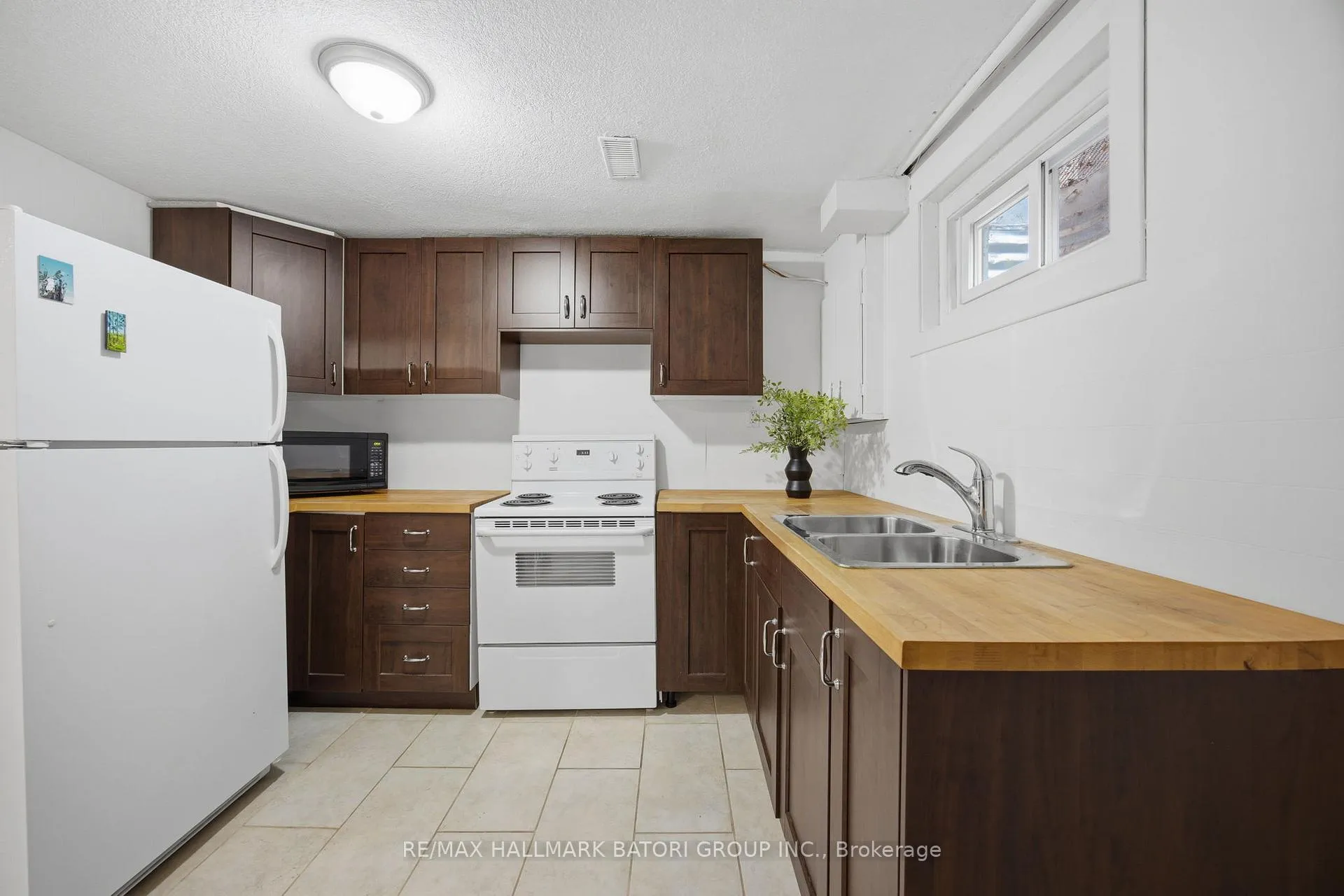 Photo 23 of 1500 Swanage Crescent, Mississauga, Clarkson — HOMEH