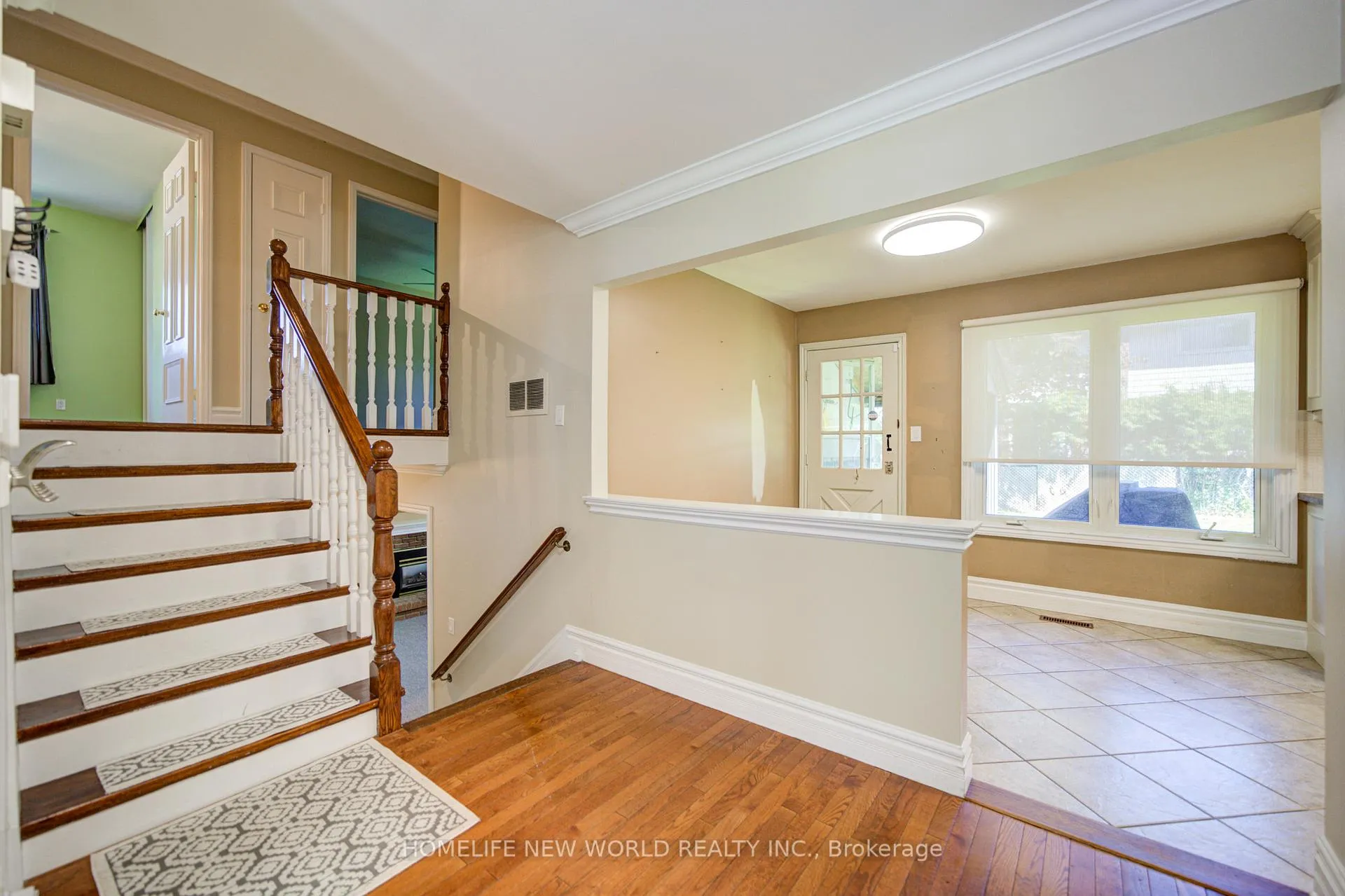 Photo 3 of 42 Hamilton Hall Drive, Markham, Markham Village — HOMEH