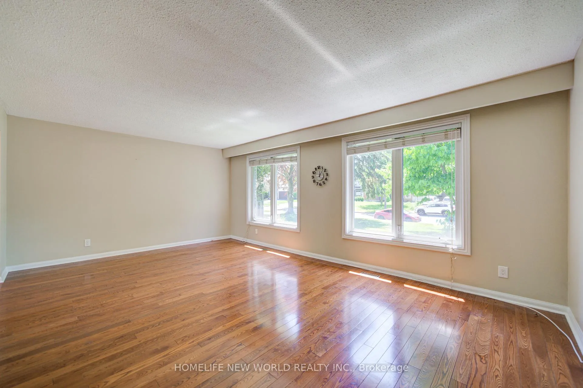 Photo 4 of 42 Hamilton Hall Drive, Markham, Markham Village — HOMEH