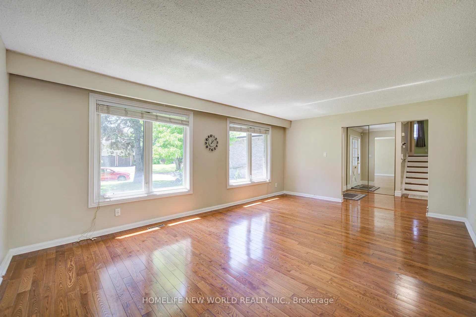 Photo 6 of 42 Hamilton Hall Drive, Markham, Markham Village — HOMEH