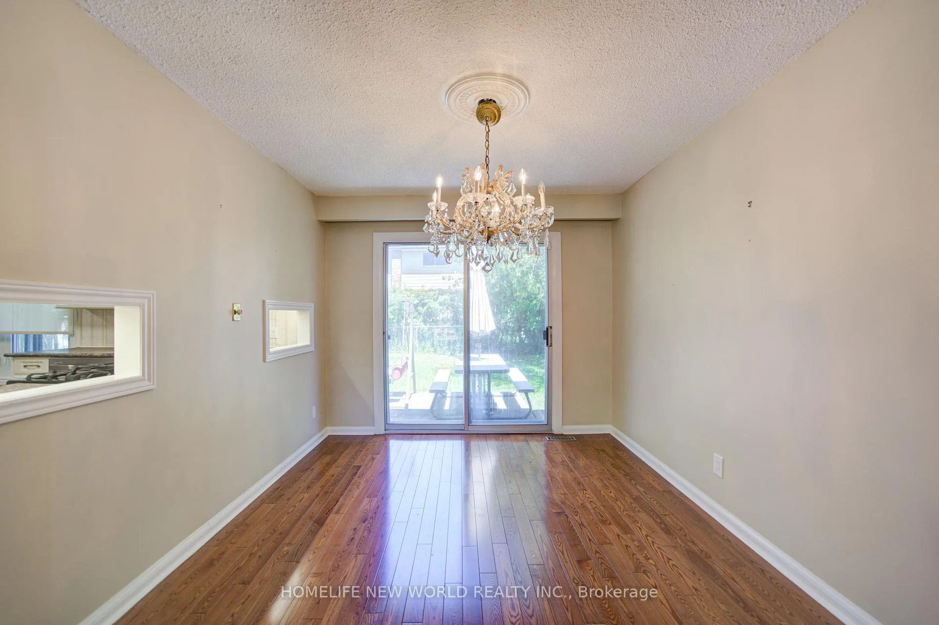 Photo 7 of 42 Hamilton Hall Drive, Markham, Markham Village — HOMEH