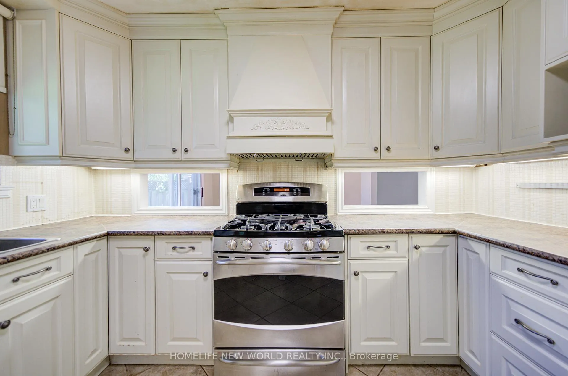 Photo 13 of 42 Hamilton Hall Drive, Markham, Markham Village — HOMEH