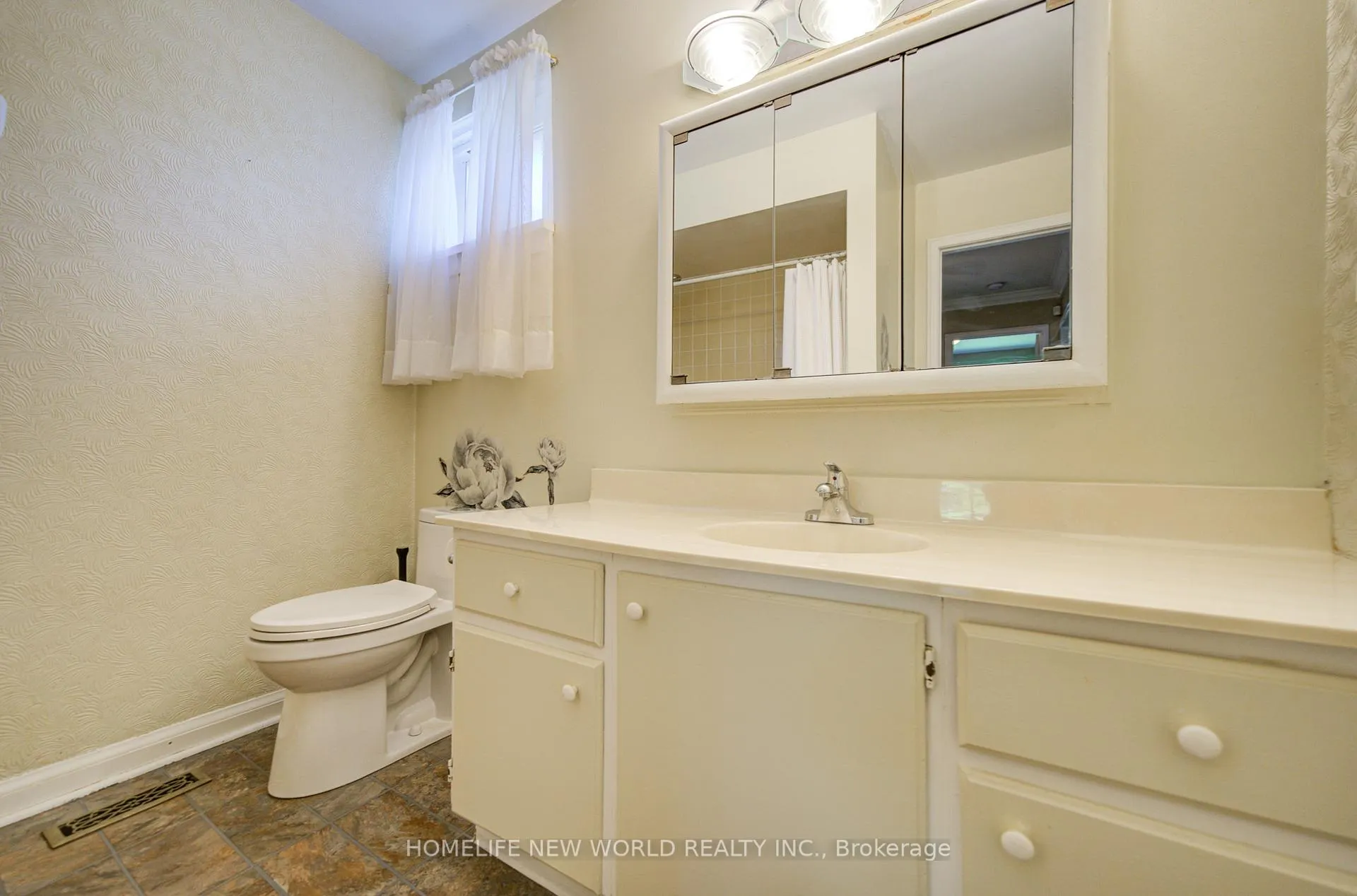 Photo 24 of 42 Hamilton Hall Drive, Markham, Markham Village — HOMEH