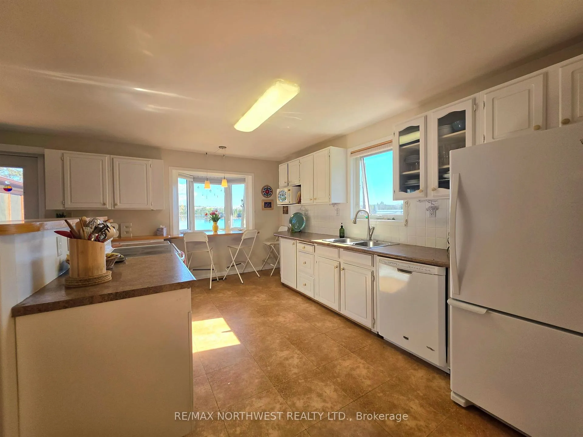 Photo 12 of 64 Smith Road, Kenora Remote Area, Lake of the Woods North — HOMEH