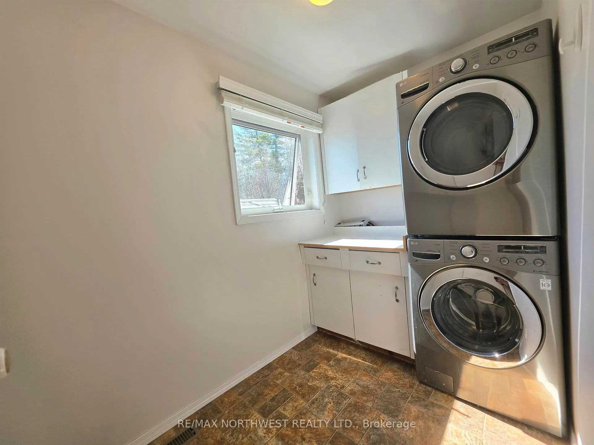 Photo 35 of 64 Smith Road, Kenora Remote Area, Lake of the Woods North — HOMEH