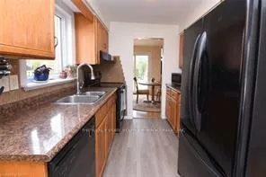 Photo 5 of 3200 Greenbough Crescent, Burlington, Headon — HOMEH
