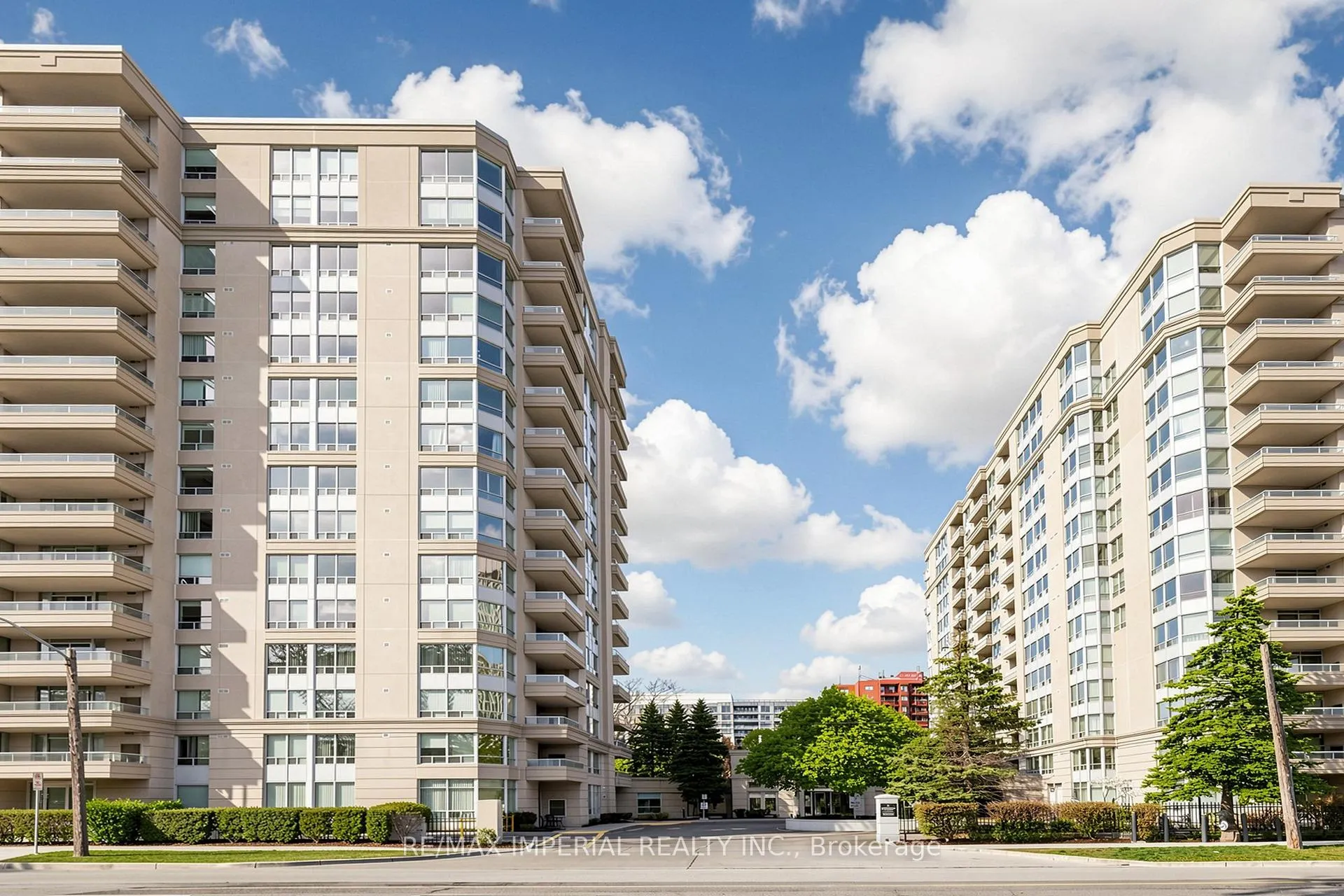 Photo 1 of Unit 407, 2 Covington Road, Toronto, Englemount-Lawrence — HOMEH