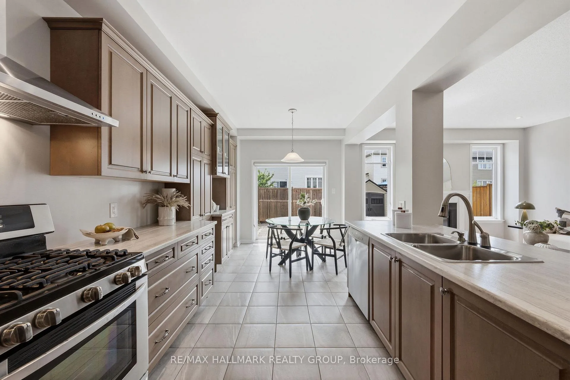 Photo 13 of 558 Rouncey Road, Ottawa, Kanata - Emerald Meadows/Trailwest — HOMEH