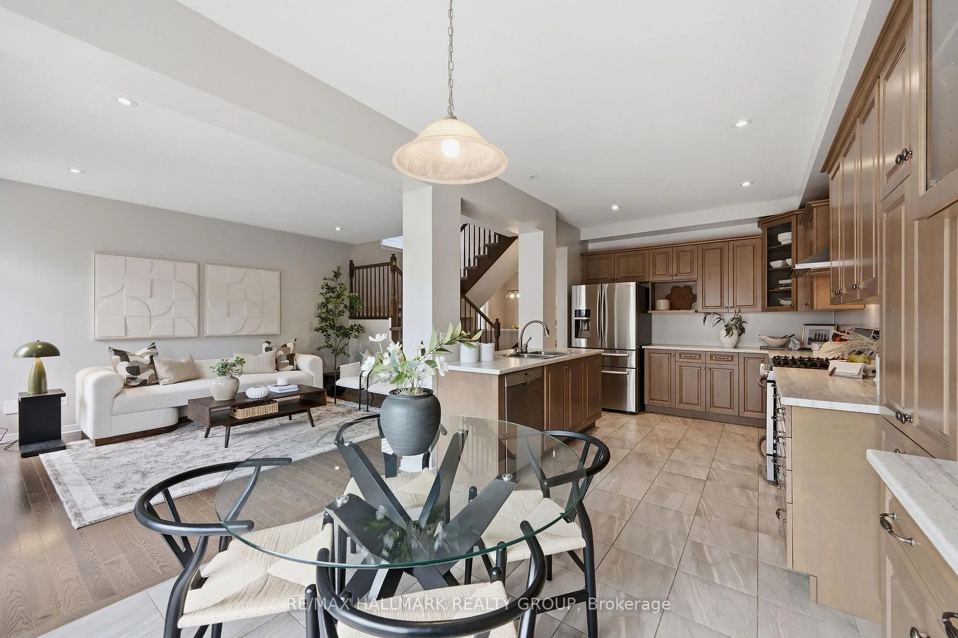 Photo 15 of 558 Rouncey Road, Ottawa, Kanata - Emerald Meadows/Trailwest — HOMEH