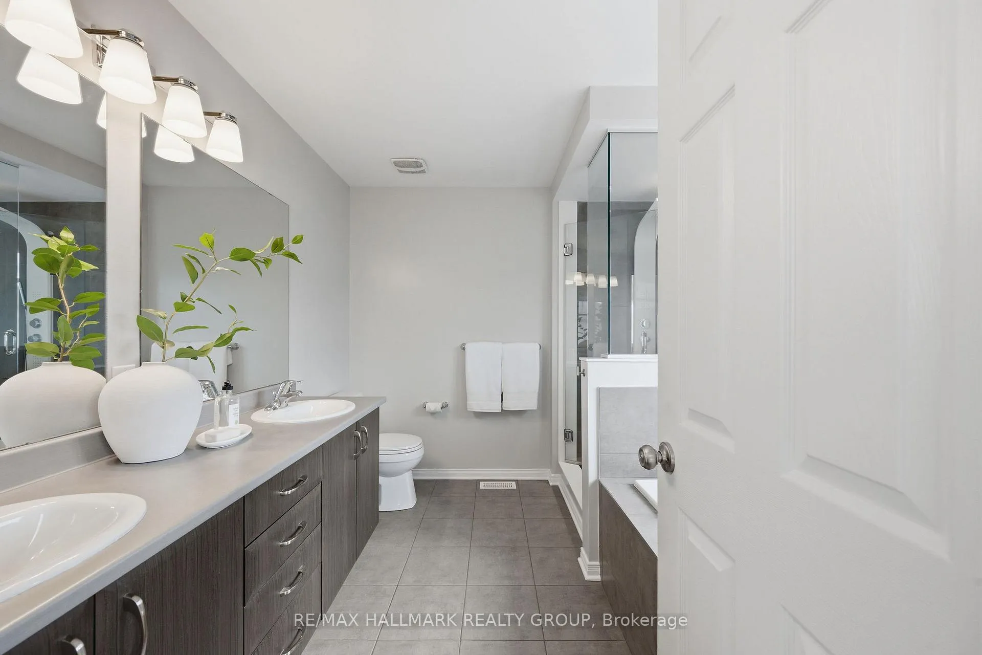 Photo 24 of 558 Rouncey Road, Ottawa, Kanata - Emerald Meadows/Trailwest — HOMEH