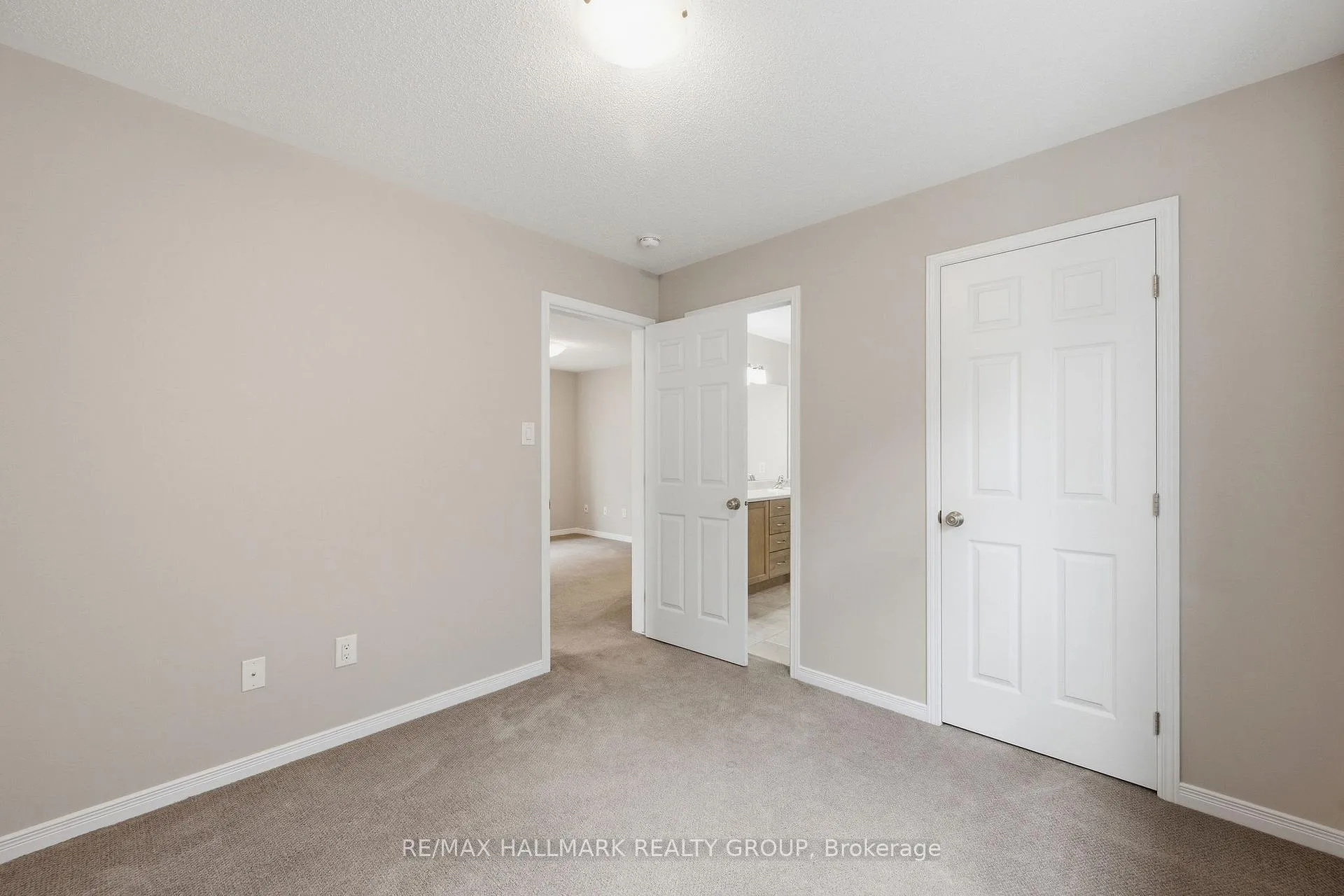 Photo 28 of 558 Rouncey Road, Ottawa, Kanata - Emerald Meadows/Trailwest — HOMEH
