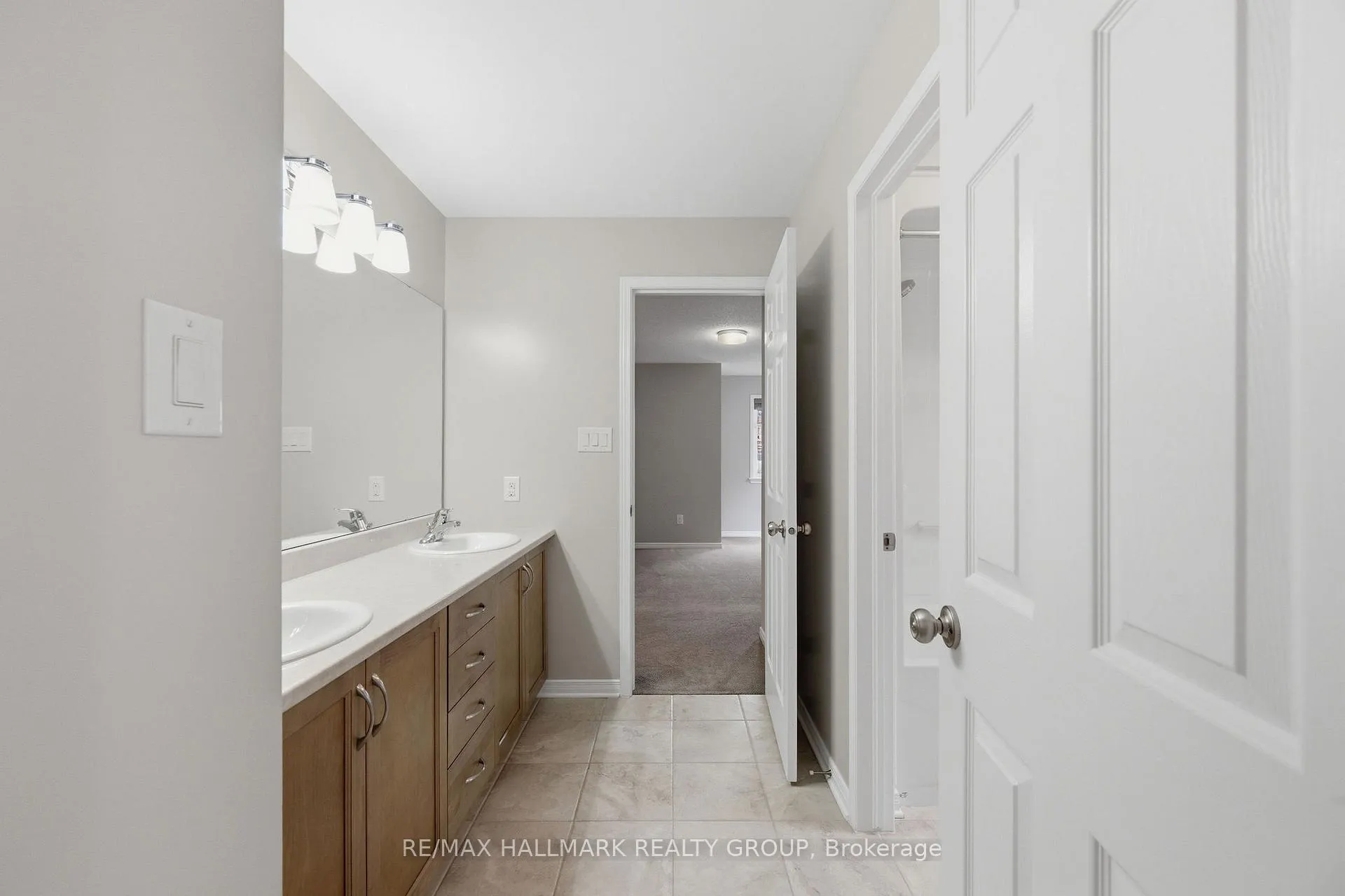 Photo 29 of 558 Rouncey Road, Ottawa, Kanata - Emerald Meadows/Trailwest — HOMEH