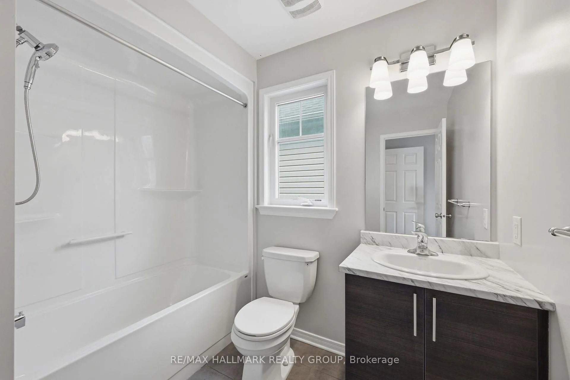 Photo 33 of 558 Rouncey Road, Ottawa, Kanata - Emerald Meadows/Trailwest — HOMEH