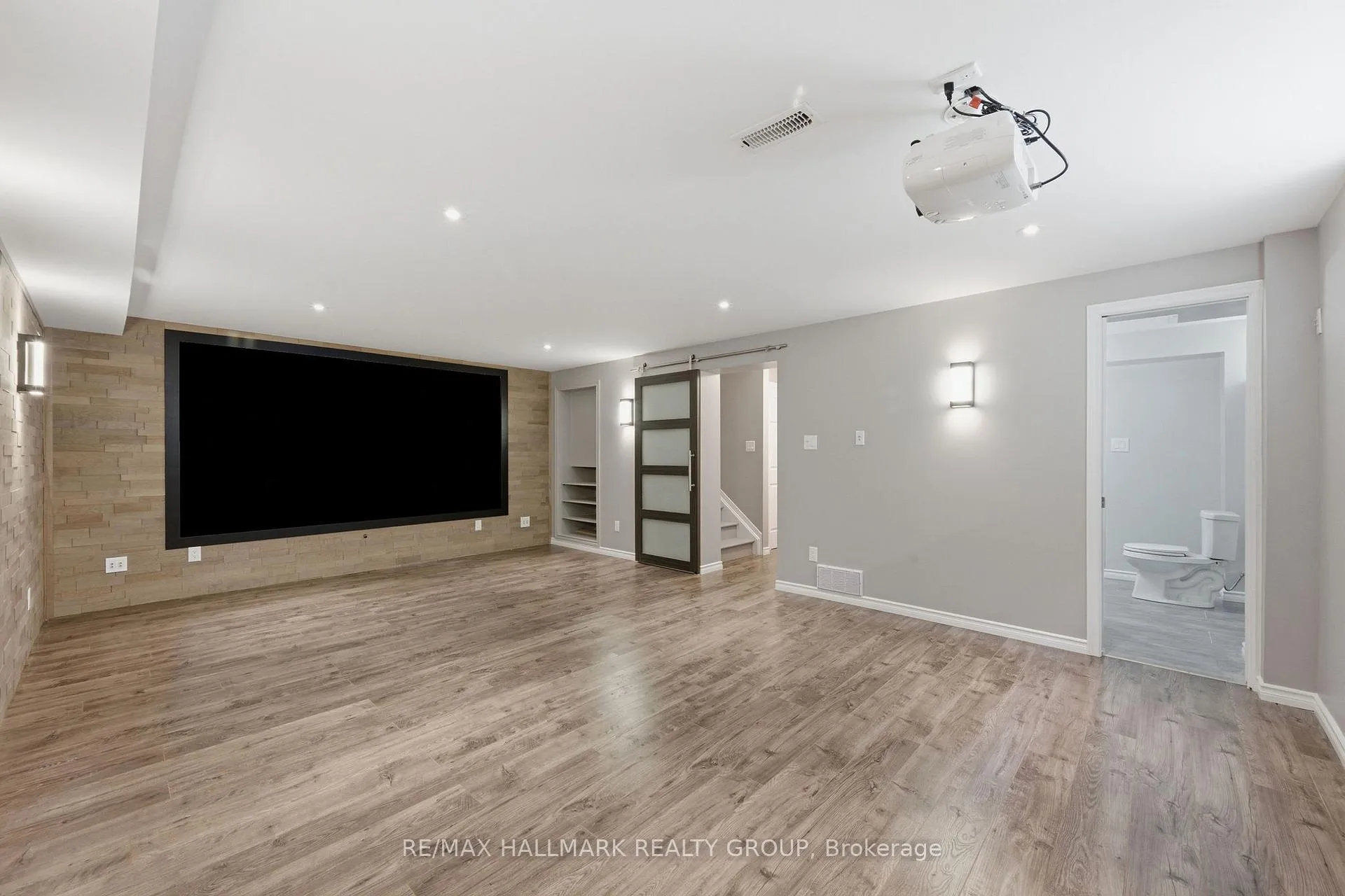 Photo 34 of 558 Rouncey Road, Ottawa, Kanata - Emerald Meadows/Trailwest — HOMEH