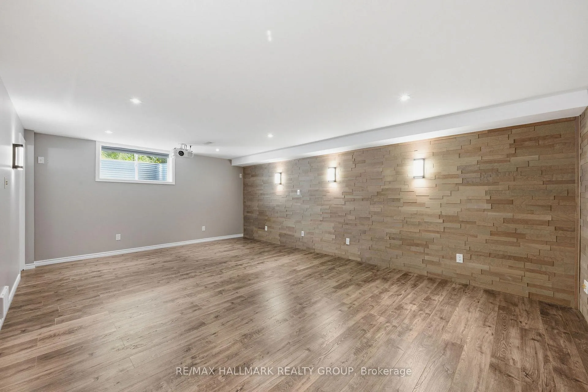 Photo 35 of 558 Rouncey Road, Ottawa, Kanata - Emerald Meadows/Trailwest — HOMEH