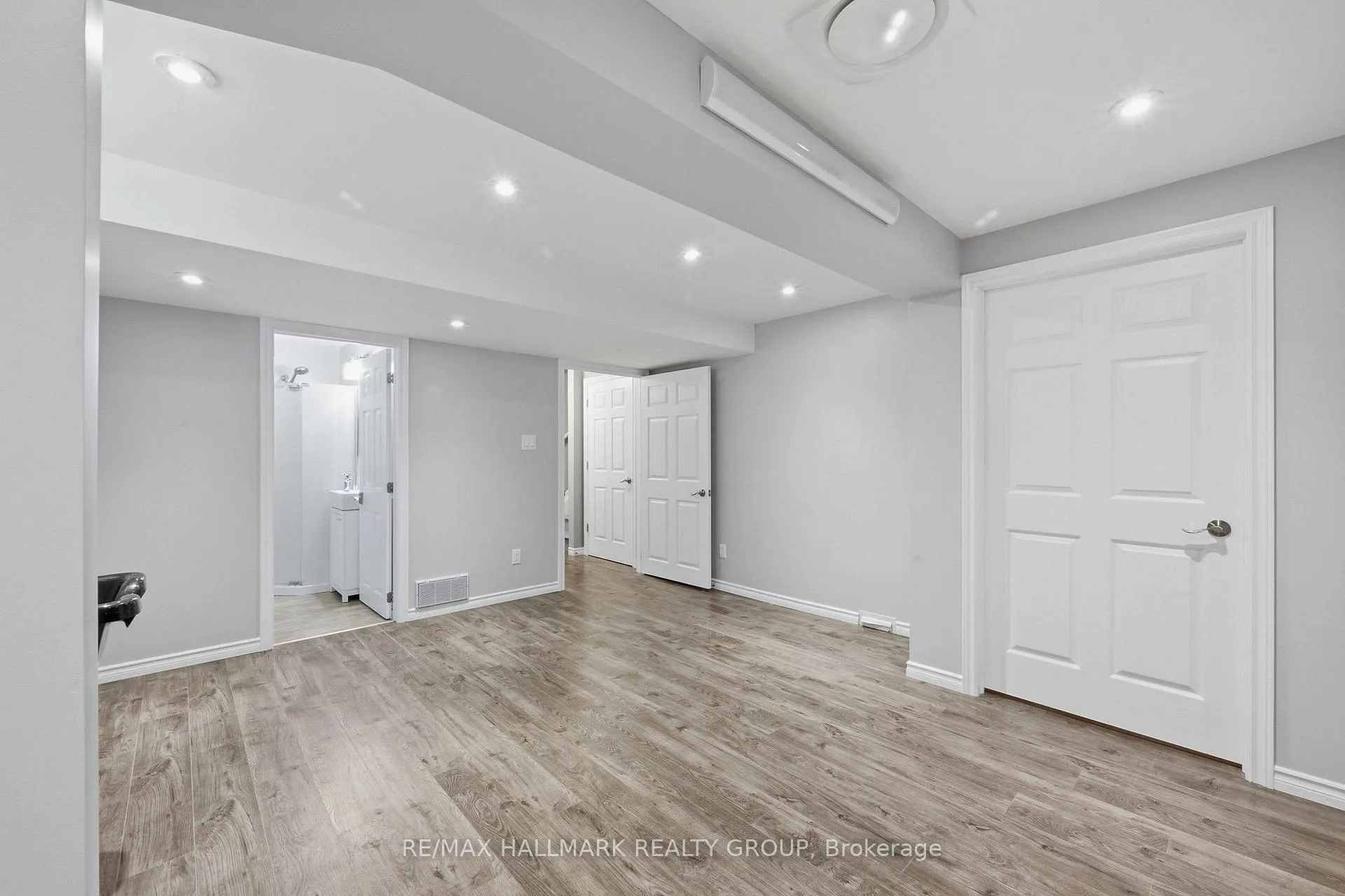 Photo 37 of 558 Rouncey Road, Ottawa, Kanata - Emerald Meadows/Trailwest — HOMEH