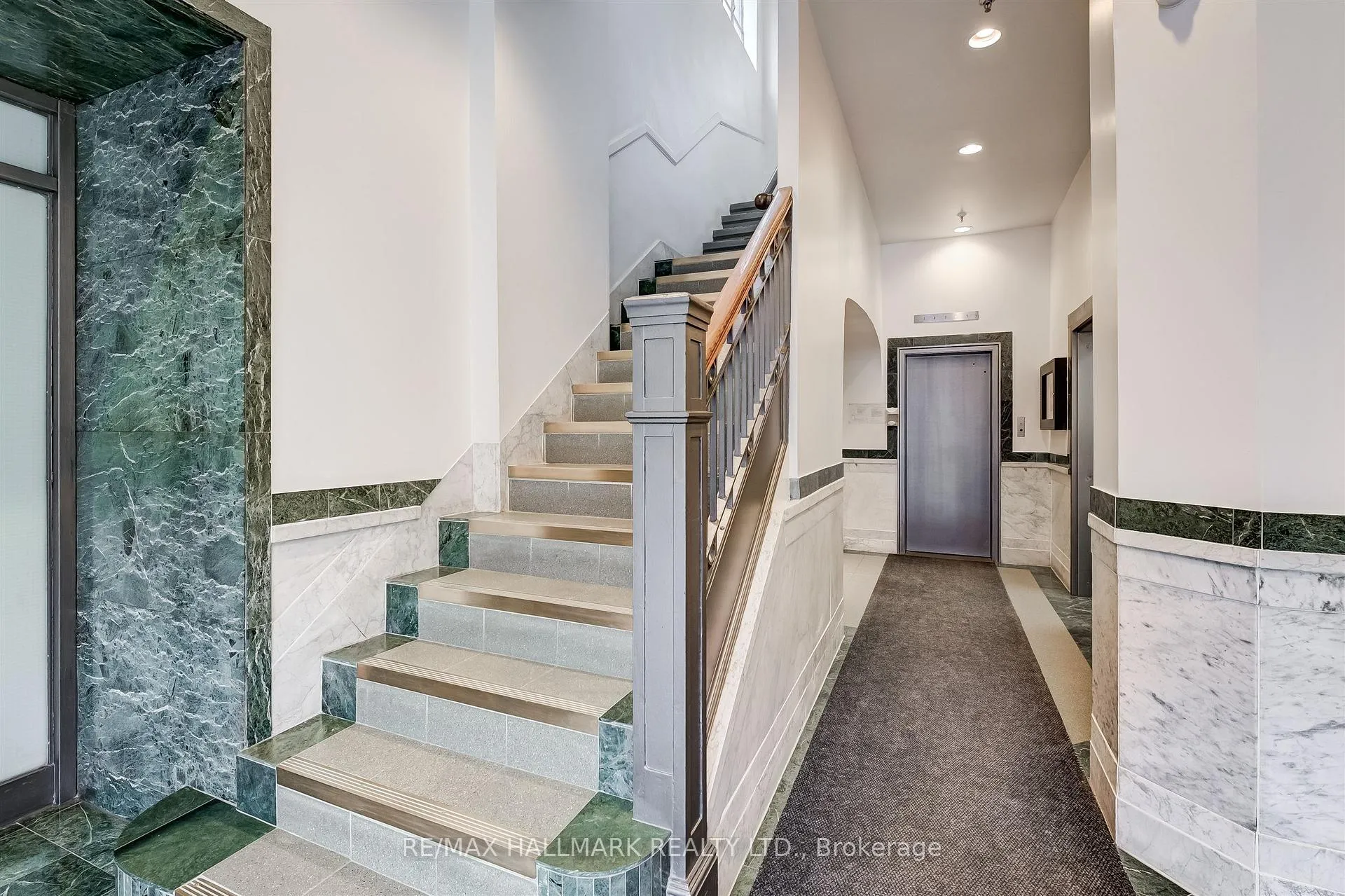 Photo 5 of Unit 404A, 245 Carlaw Avenue, Toronto, South Riverdale — HOMEH