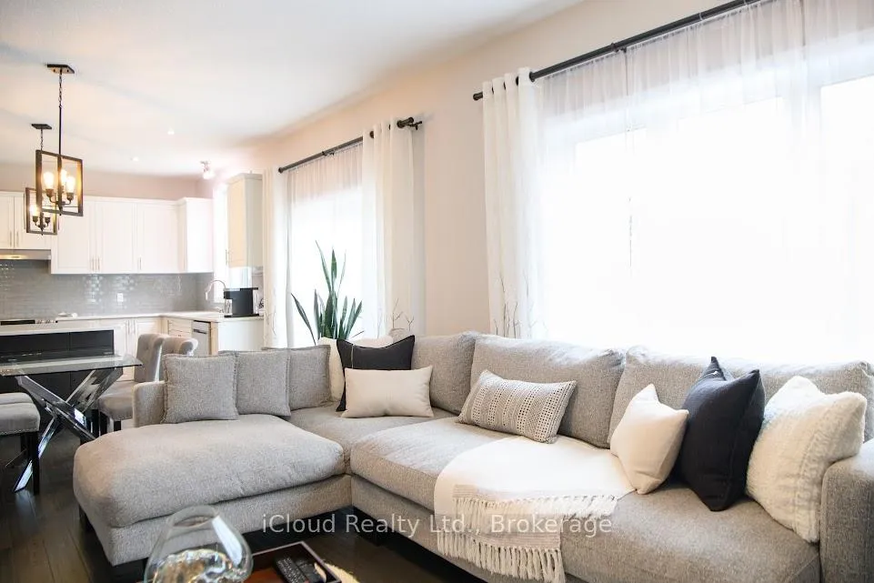 Photo 3 of 264 Blair Creek Drive, Kitchener — HOMEH