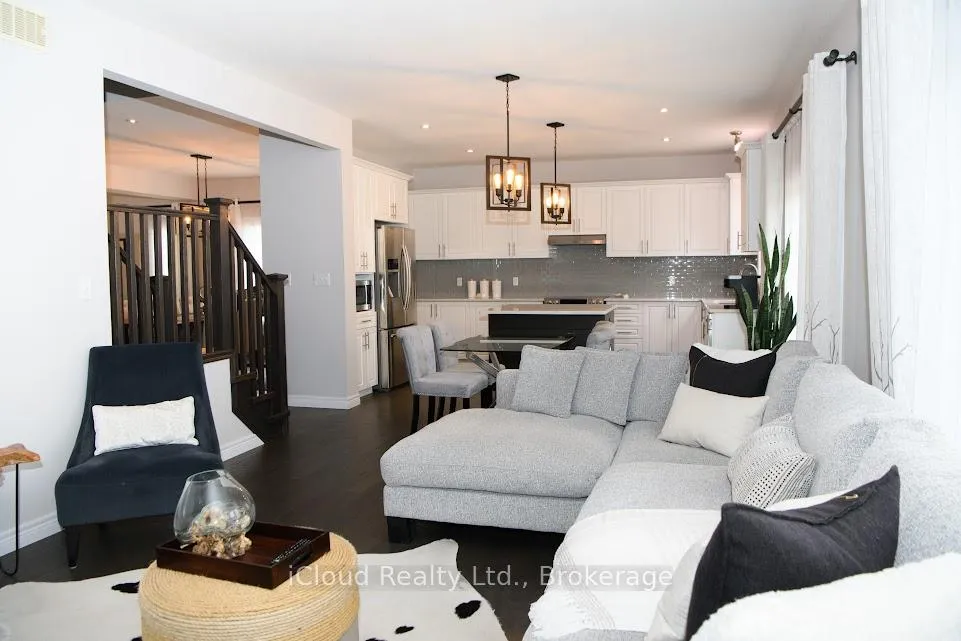 Photo 5 of 264 Blair Creek Drive, Kitchener — HOMEH