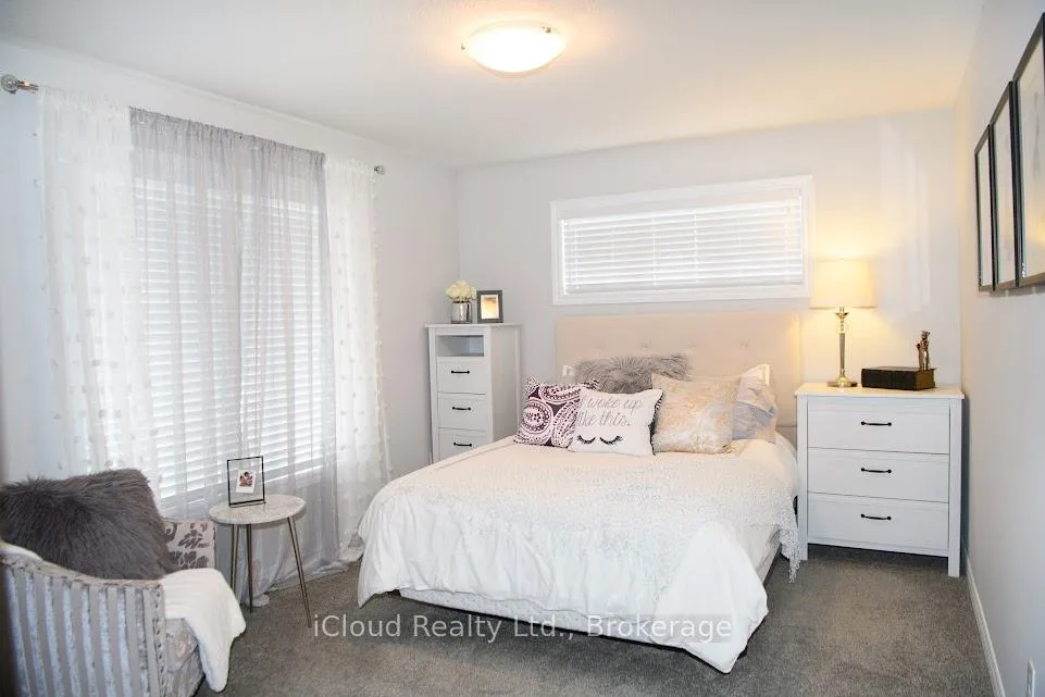 Photo 19 of 264 Blair Creek Drive, Kitchener — HOMEH