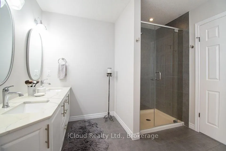 Photo 22 of 264 Blair Creek Drive, Kitchener — HOMEH