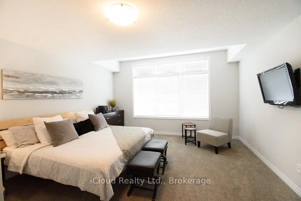 Photo 32 of 264 Blair Creek Drive, Kitchener — HOMEH