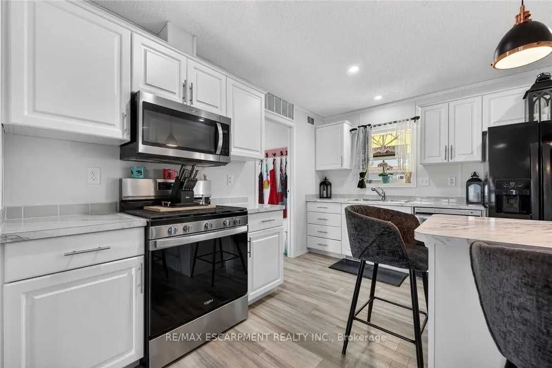 Photo 9 of 29 Hickory Hollow, Kitchener, Forest Heights — HOMEH