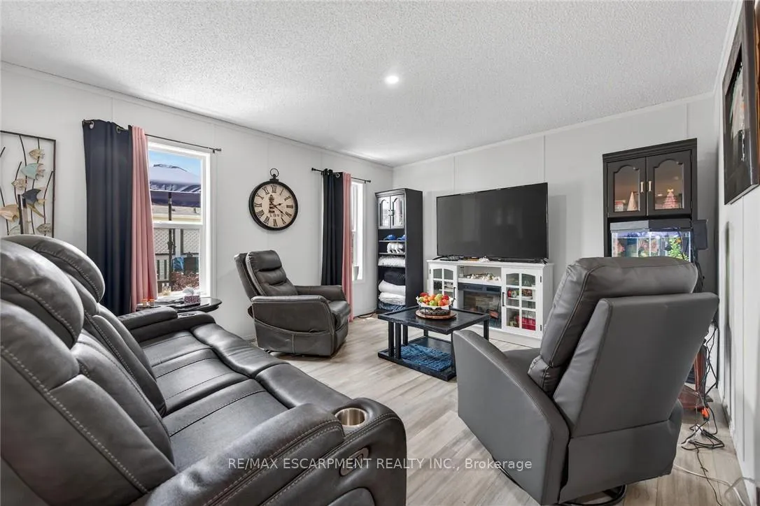 Photo 14 of 29 Hickory Hollow, Kitchener, Forest Heights — HOMEH