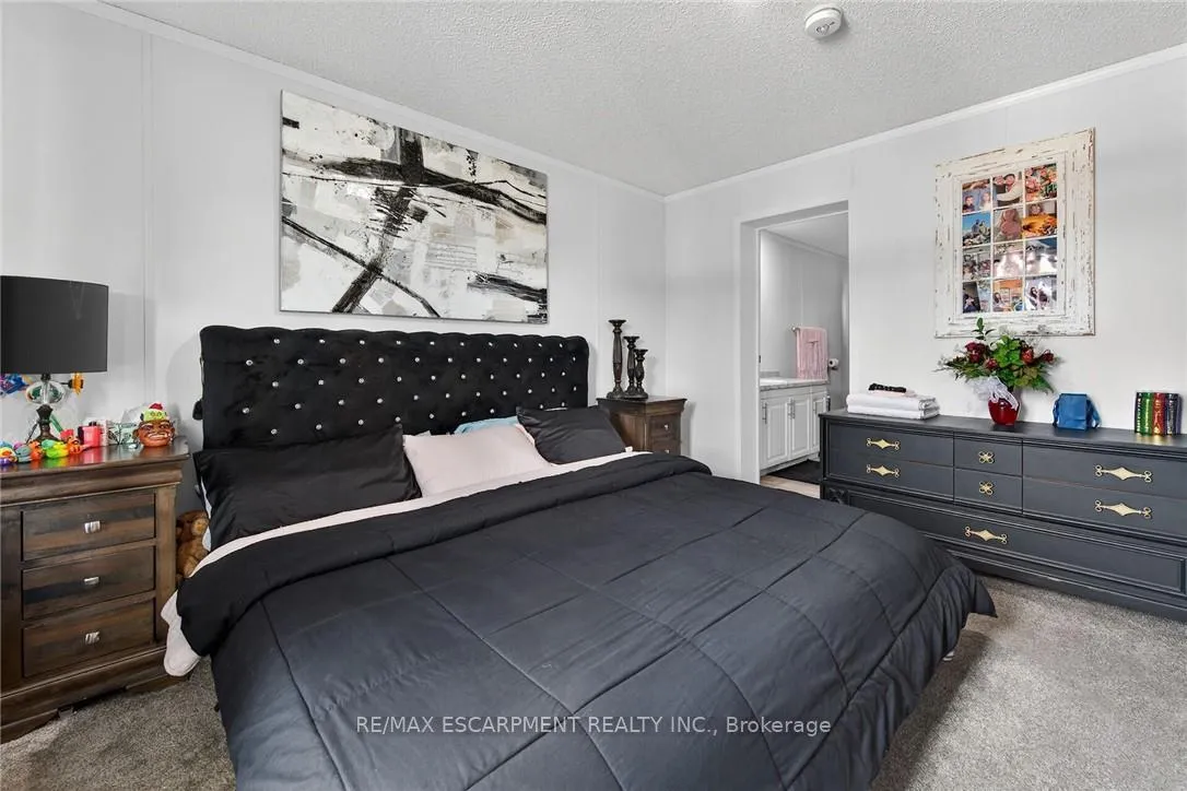 Photo 23 of 29 Hickory Hollow, Kitchener, Forest Heights — HOMEH