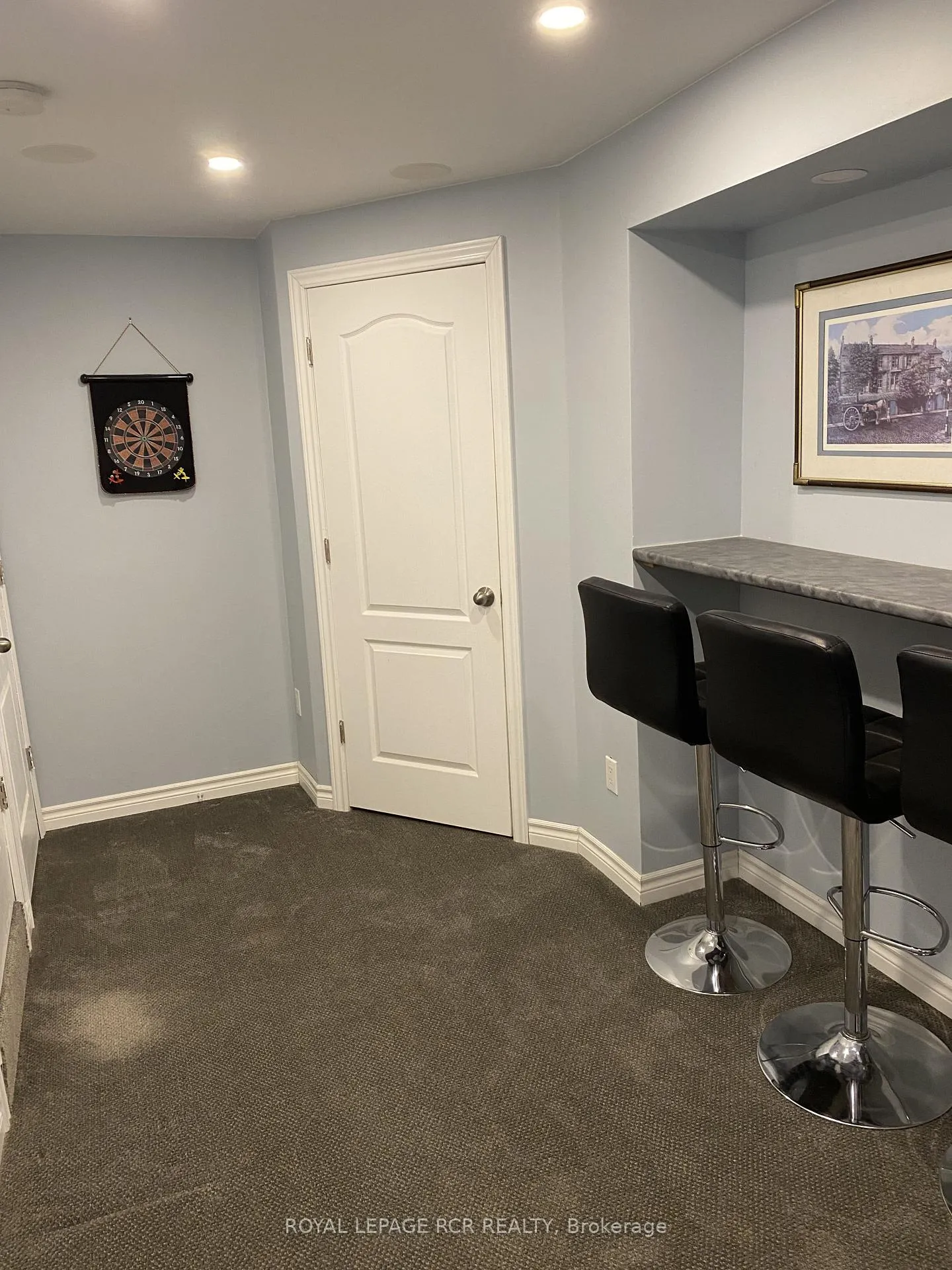 Photo 13 of Unit 12, 121 Milestone Crescent, Aurora, Aurora Village — HOMEH