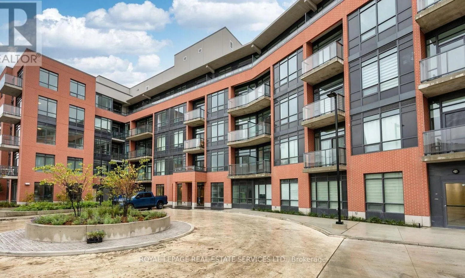 Photo 2 of Unit 317, 1010 Dundas Street E, Whitby, Pringle Creek — HOMEH