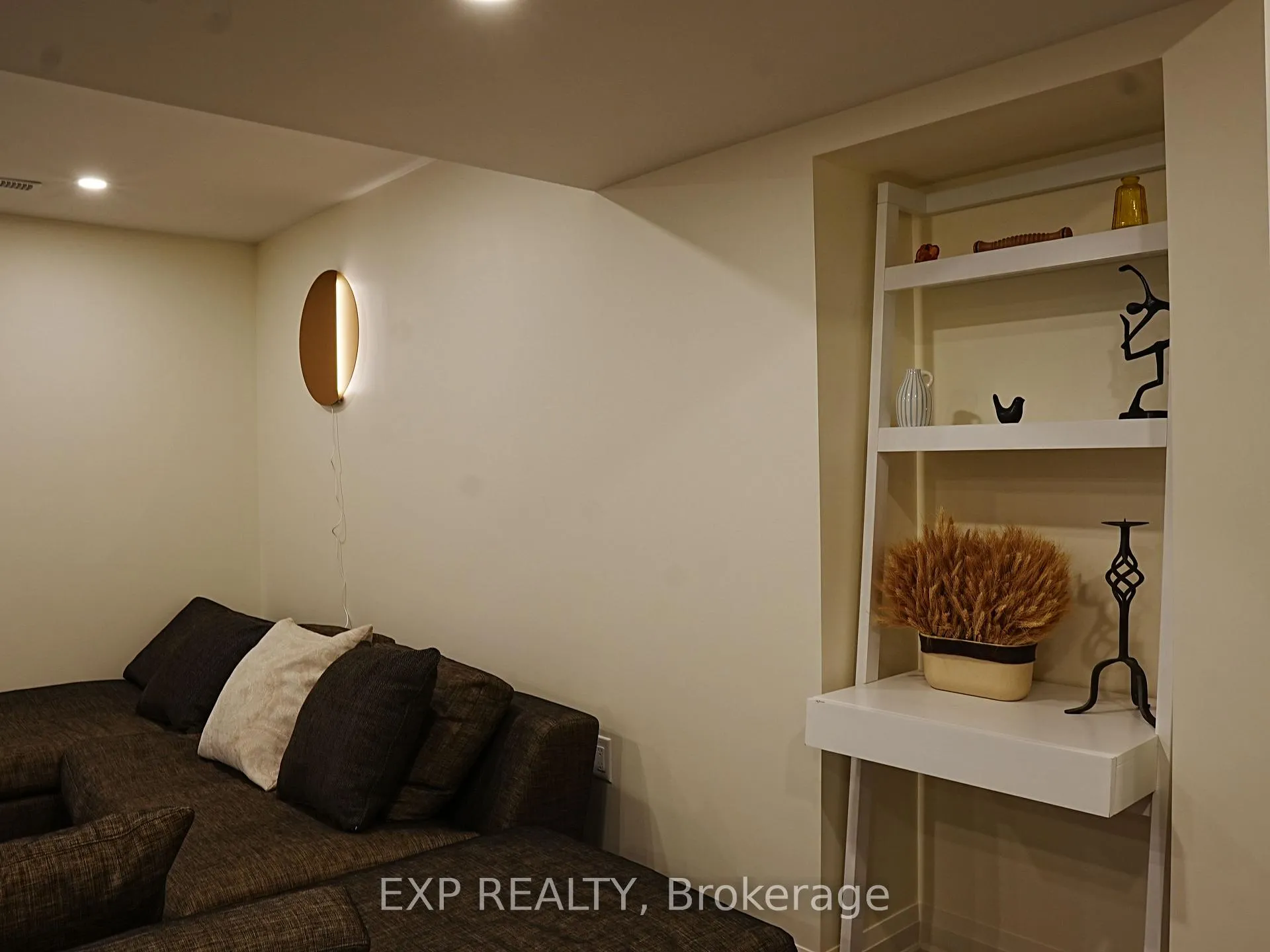 Photo 3 of Unit Bsmt, 1167 Bancroft Drive, Mississauga, East Credit — HOMEH