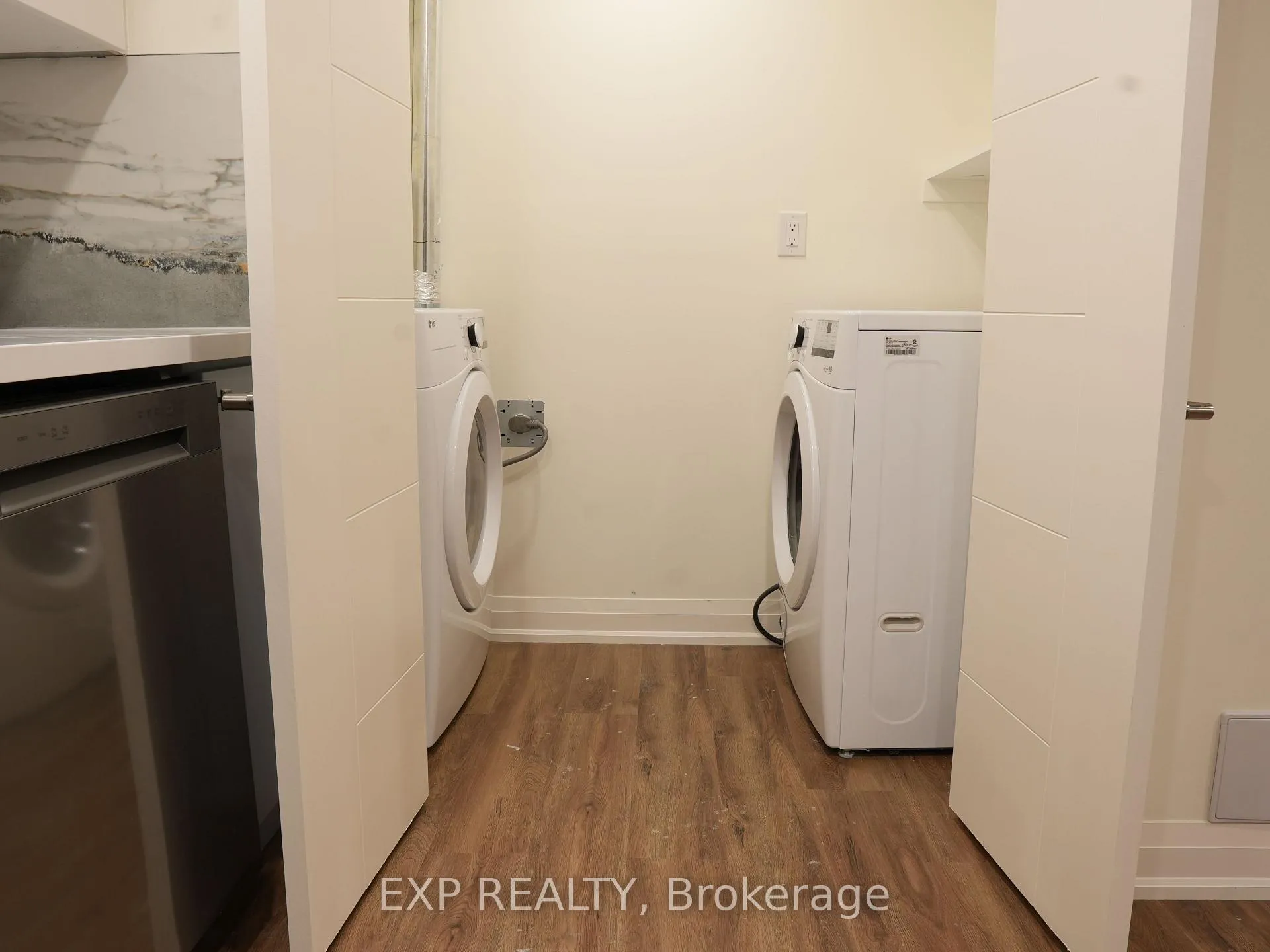Photo 12 of Unit Bsmt, 1167 Bancroft Drive, Mississauga, East Credit — HOMEH
