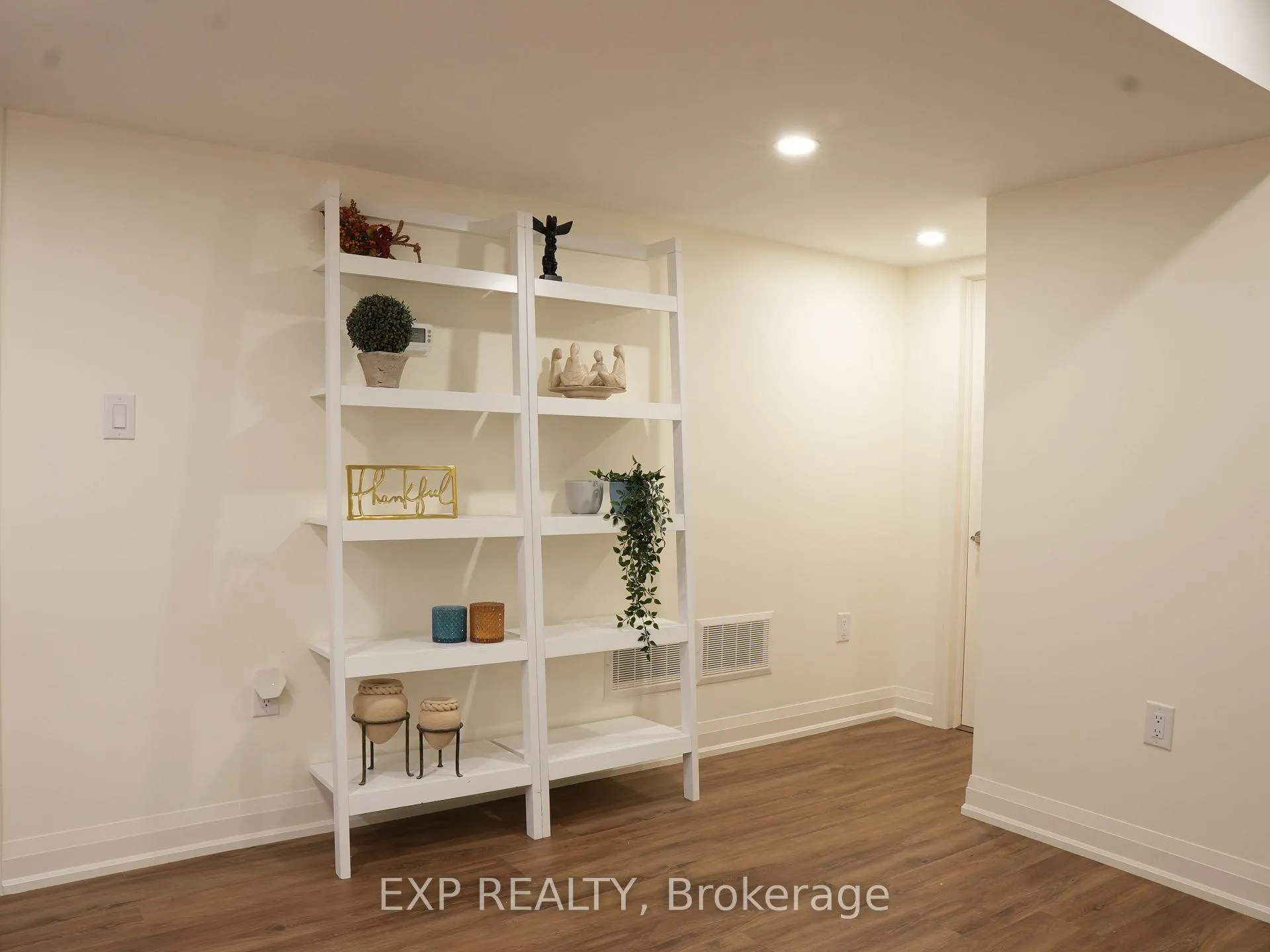 Photo 18 of Unit Bsmt, 1167 Bancroft Drive, Mississauga, East Credit — HOMEH