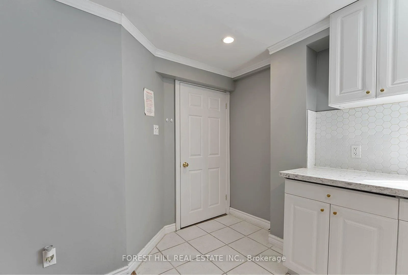 Photo 5 of Unit Bsmt, 5003 Rosebush Road, Mississauga, East Credit — HOMEH