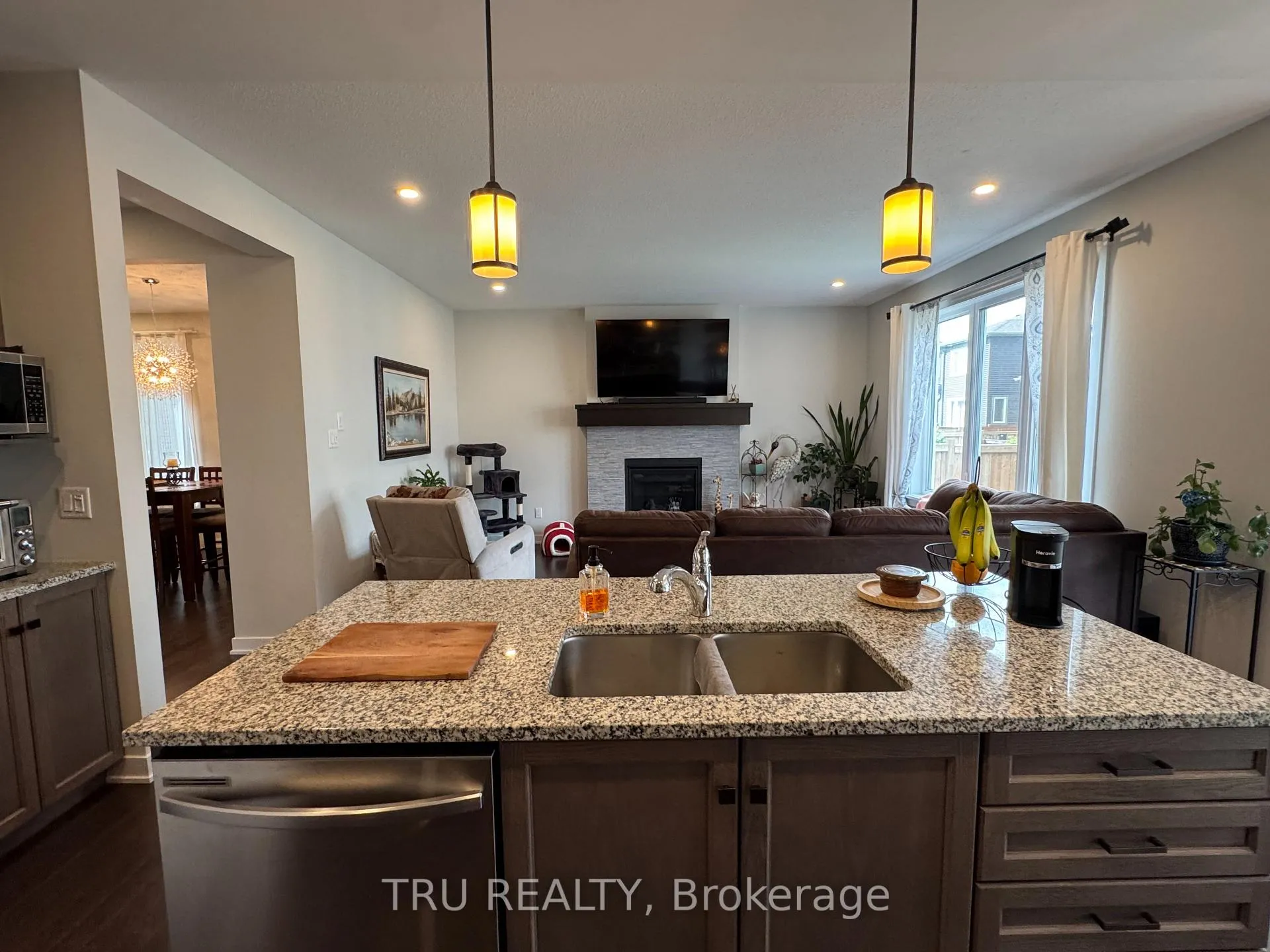 Photo 4 of 802 Sendero Way, Ottawa, Remainder of Stittsville & Area — HOMEH