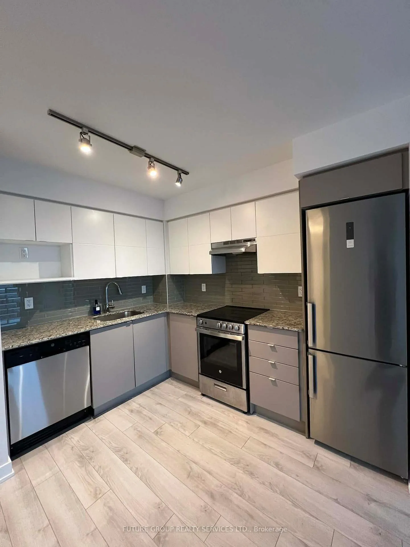 Photo 4 of Unit 1303, 120 Varna Drive W, Toronto, Englemount-Lawrence — HOMEH