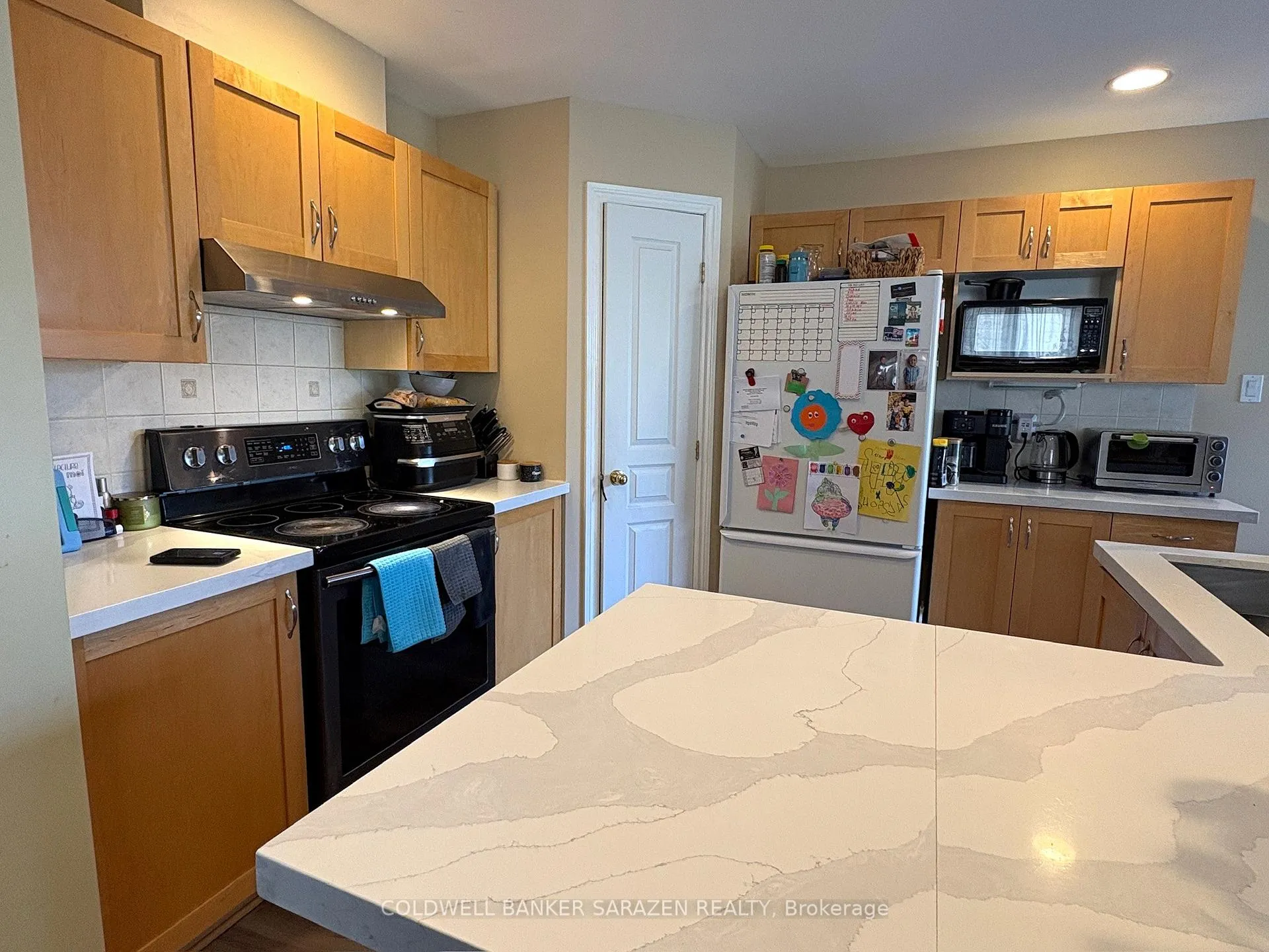 Photo 4 of 253 Saddlesmith Circle, Ottawa, Kanata - Emerald Meadows/Trailwest — HOMEH
