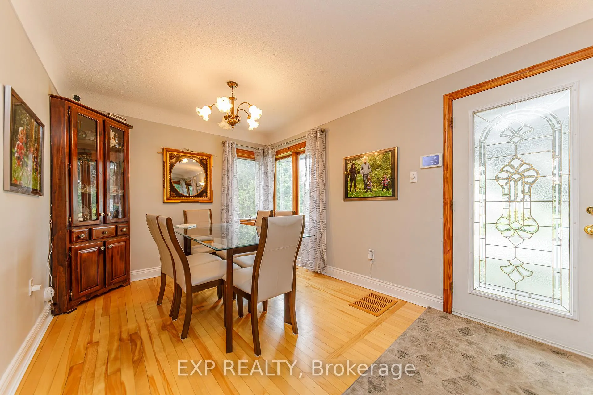 Photo 4 of 1357 Thames Street, Ottawa, Carlington — HOMEH