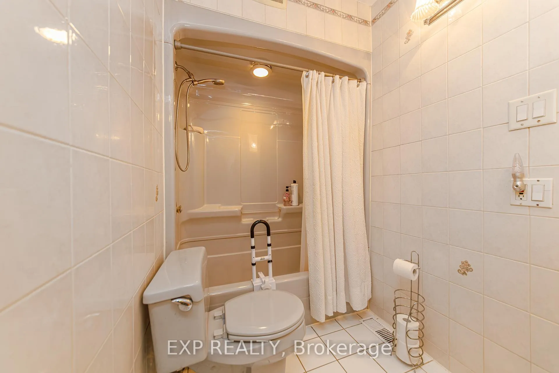 Photo 9 of 1357 Thames Street, Ottawa, Carlington — HOMEH
