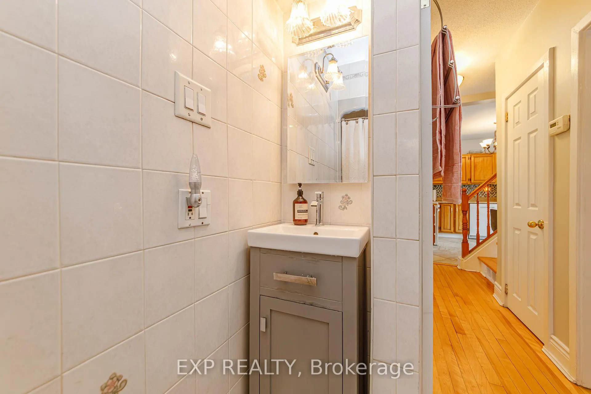 Photo 10 of 1357 Thames Street, Ottawa, Carlington — HOMEH