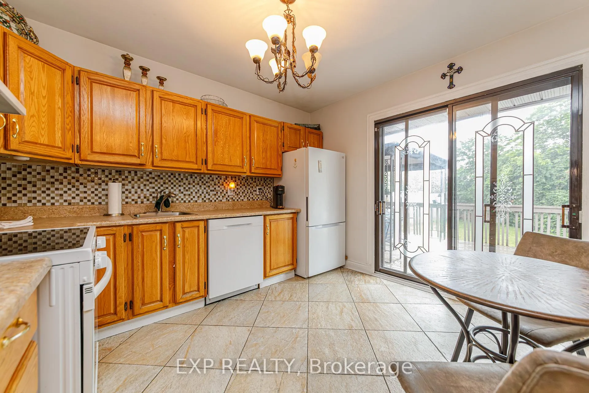 Photo 14 of 1357 Thames Street, Ottawa, Carlington — HOMEH