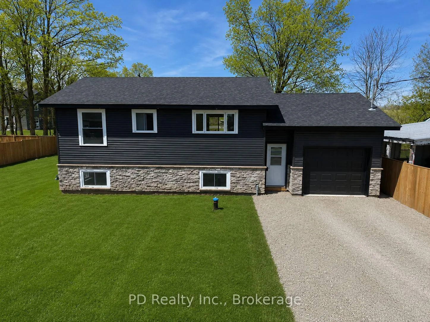 Photo 35 of 934 Mount Pleasant Road, Cavan Monaghan, Cavan Twp — HOMEH