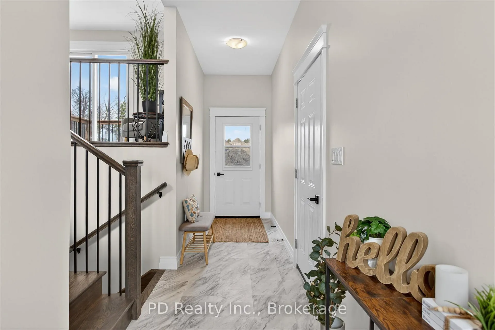 Photo 3 of 934 Mount Pleasant Road, Cavan Monaghan, Cavan Twp — HOMEH