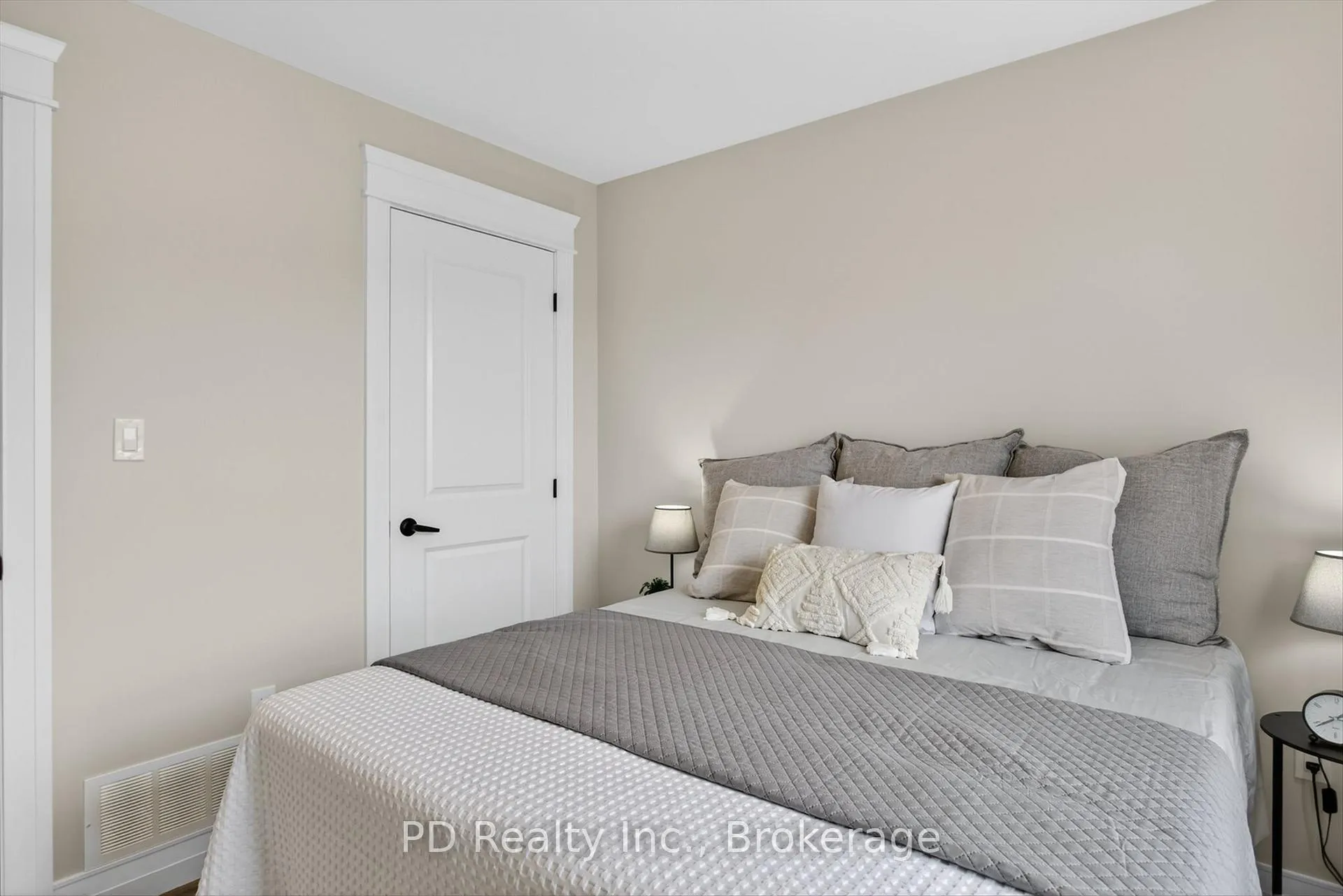 Photo 15 of 934 Mount Pleasant Road, Cavan Monaghan, Cavan Twp — HOMEH