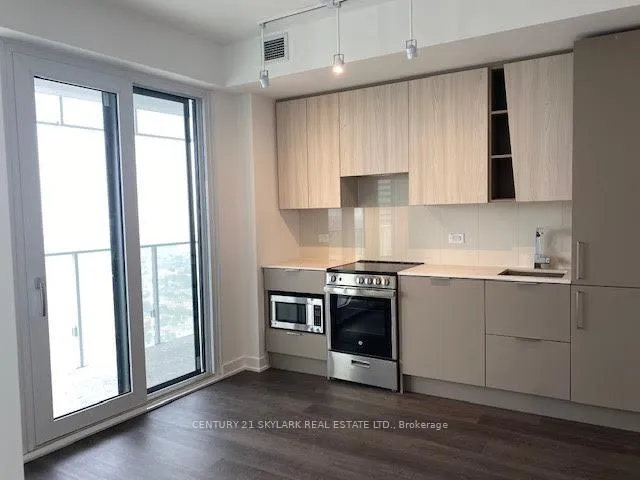 Photo 2 of 3900 Confederation Parkway, Mississauga, City Centre — HOMEH