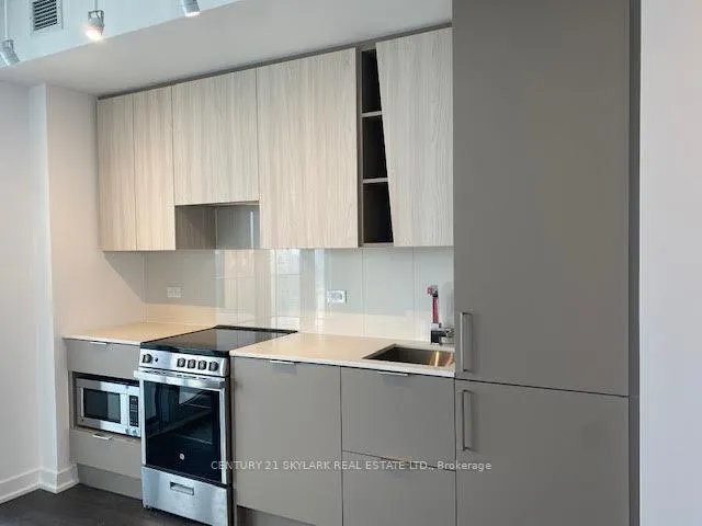 Photo 3 of 3900 Confederation Parkway, Mississauga, City Centre — HOMEH