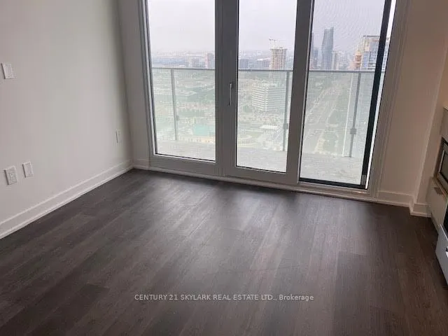 Photo 4 of 3900 Confederation Parkway, Mississauga, City Centre — HOMEH