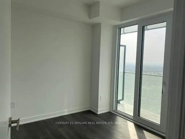 Photo 9 of 3900 Confederation Parkway, Mississauga, City Centre — HOMEH